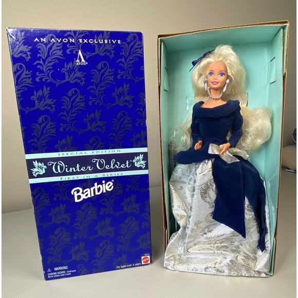 Vintage Mattel Winter Velvet Barbie 1995 Exclusive Blonde Special Edition - Picture 1 of 8
